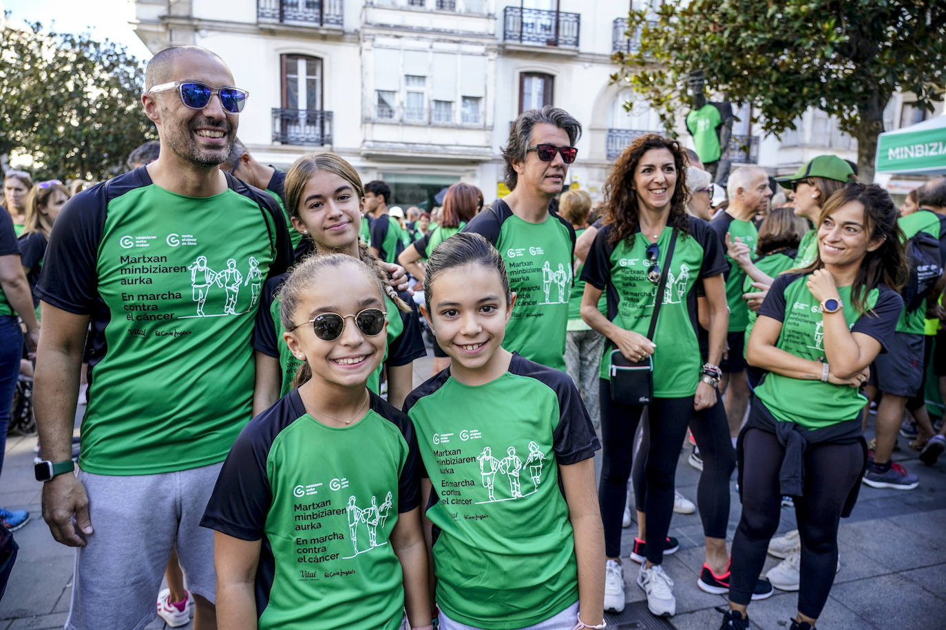 La marcha en Vitoria contra el cáncer, en imágenes