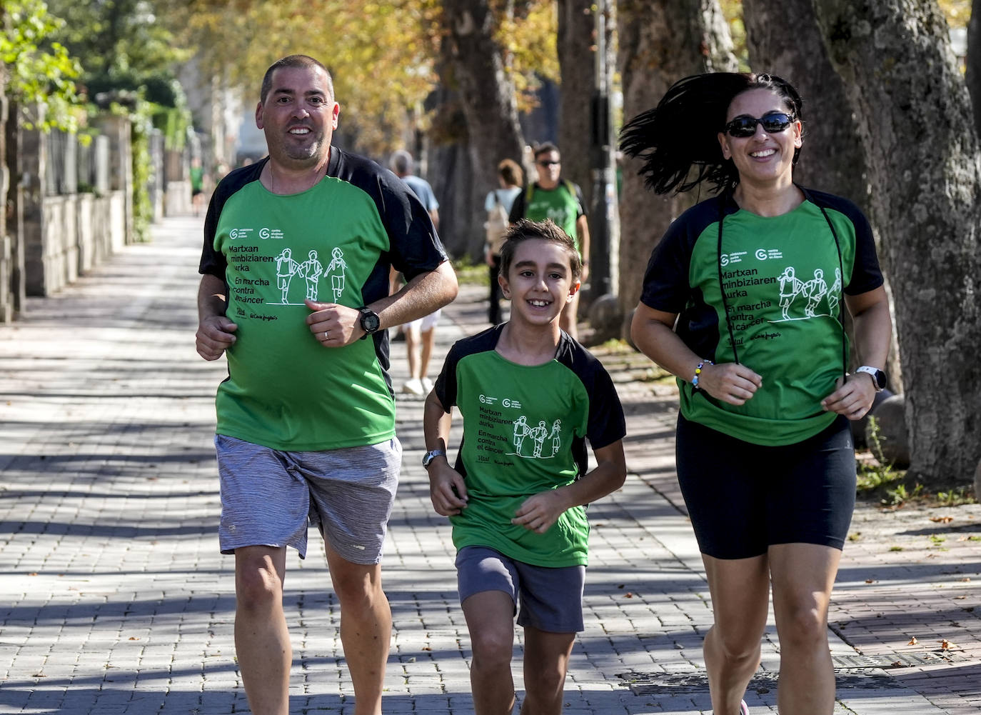 La marcha en Vitoria contra el cáncer, en imágenes