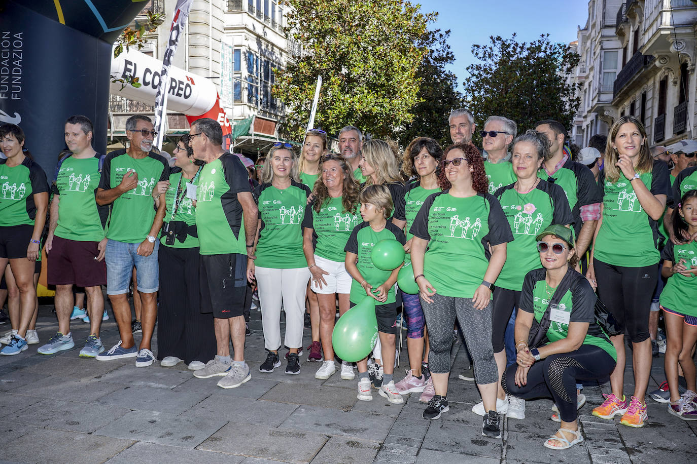 La marcha en Vitoria contra el cáncer, en imágenes