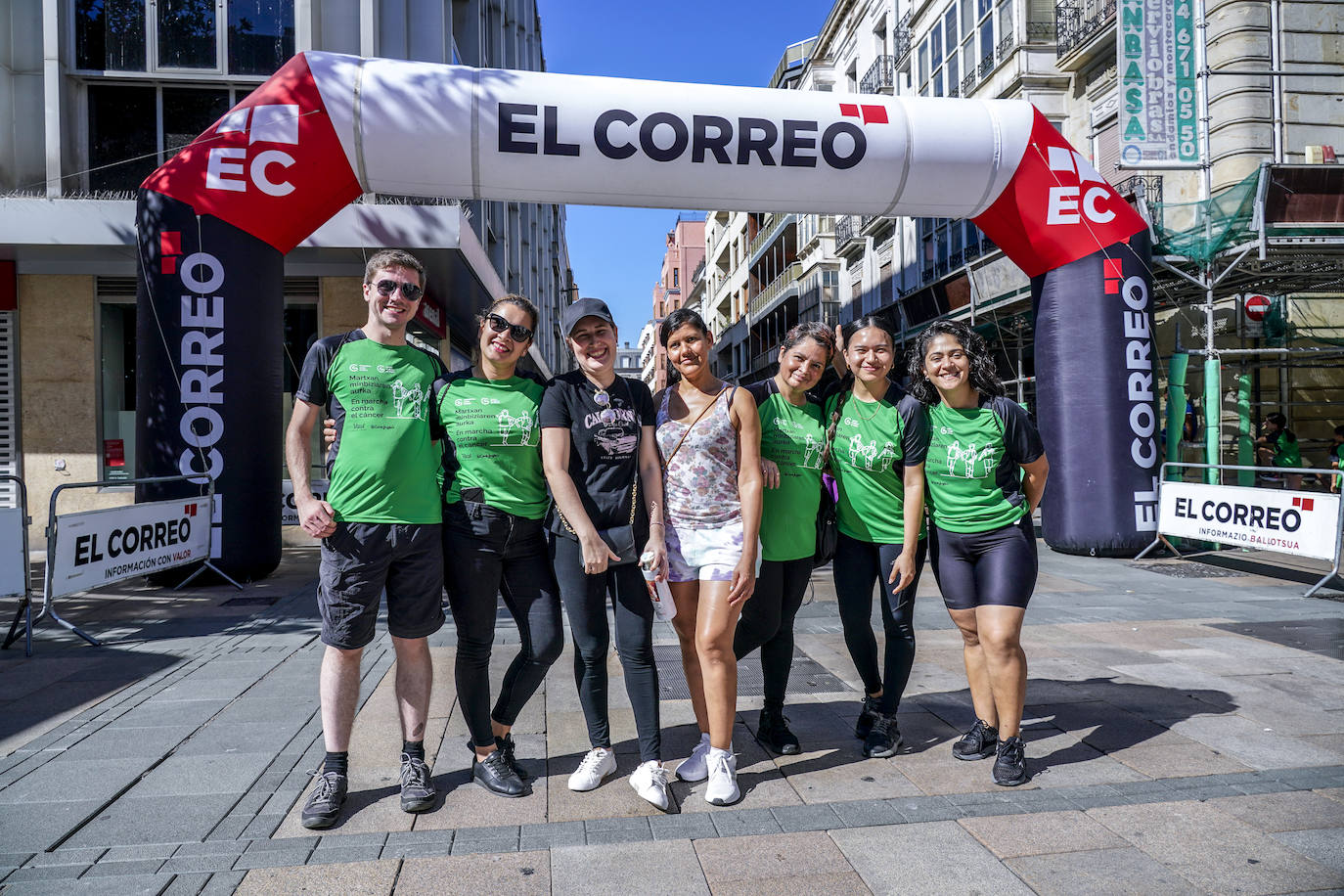 La marcha en Vitoria contra el cáncer, en imágenes