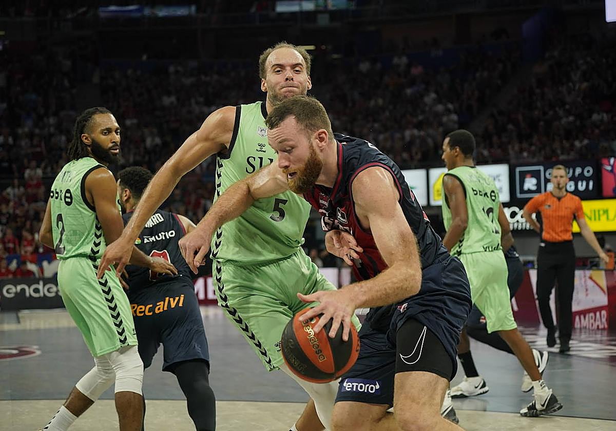 Denzel Andersson fue el jugador más destacado del Surne en una tarde gris.