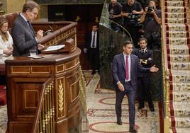 Alberto Núñez Feijóo durante su intervención el miércoles antes de la primera votación de su investidura junto al presidente del Gobierno en funciones, Pedro Sánchez.