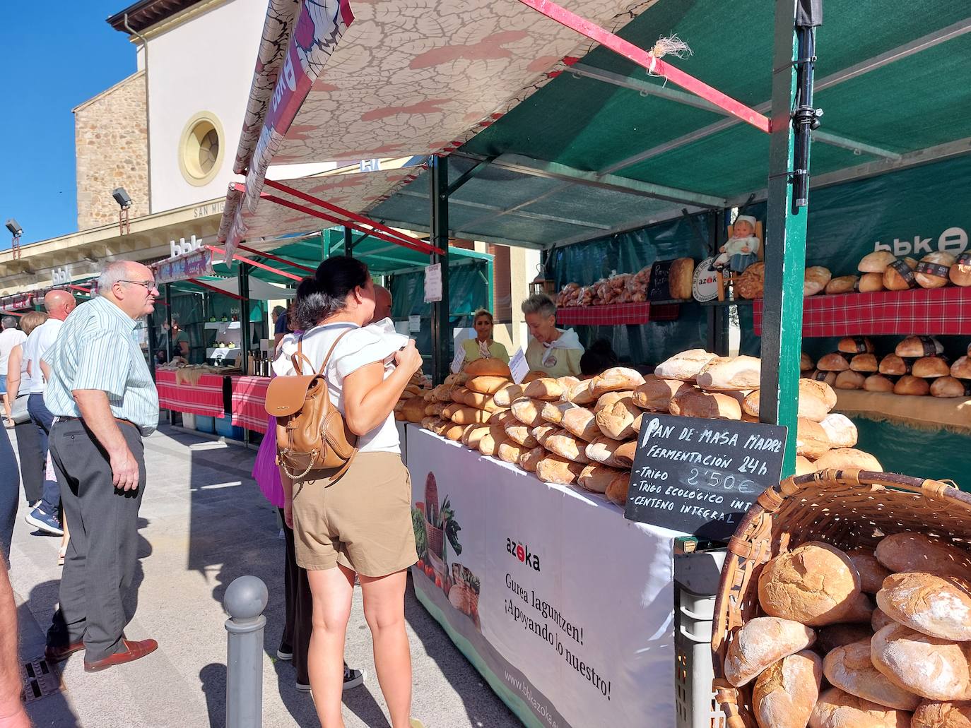 Los más de 130 puestos del Día de Gangas han ofrecido variedad de productos locales