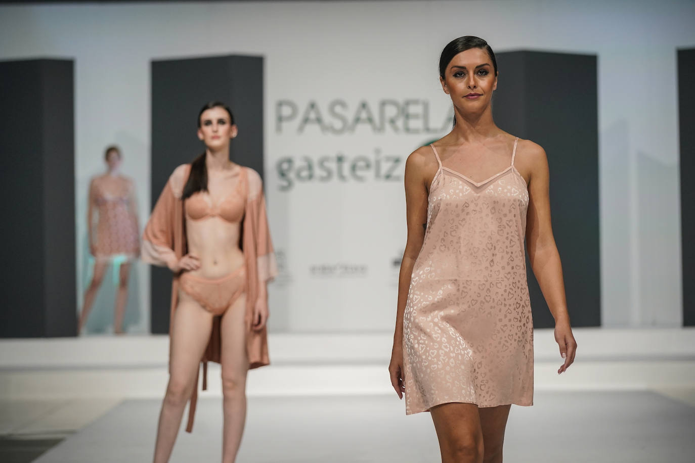 La lencería se hizo también un hueco en la pasarela.