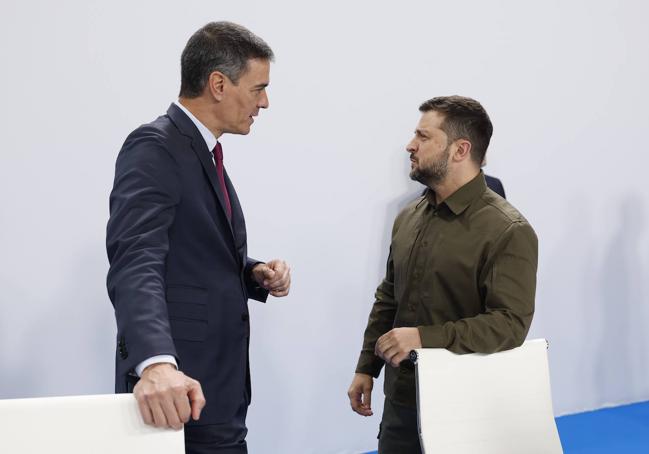 Volodímir Zelenski y Pedro Sánchez, hoy en Granada.