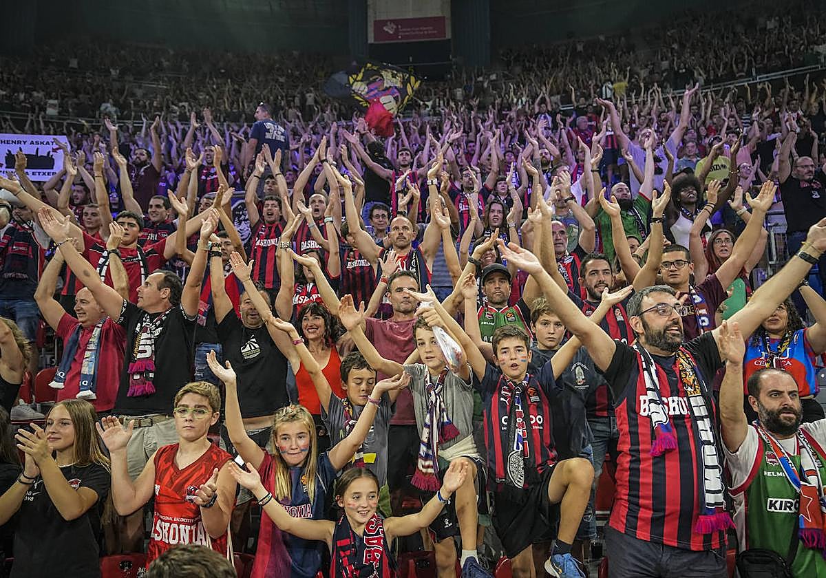 Ambiente de gala en Baskonia-Real Madrid