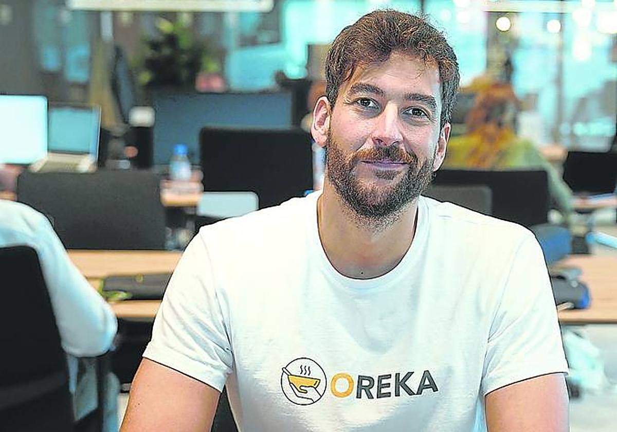 Denis Ugalde, promotor de Oreka, en el centro de emprendimiento de la Torre Bizkaia, BAT.