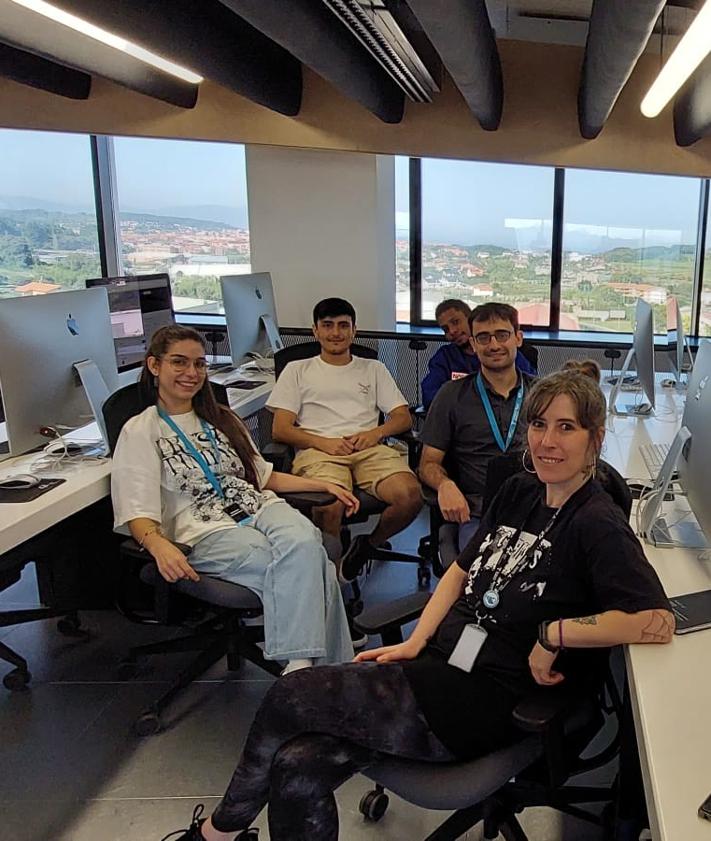 Imagen secundaria 2 - Los participantes en el 'hackathon' internacional, como Iker Trueba, Iker Cobanera, Nozomi Imai y Borja De Madariaga (arriba, en la imagen) pueden llegar a la final y representar a España aportando sus soluciones ante los expertos de la NASA en el Kennedy Space Center de Cabo Cañaveral, en Estados unidos