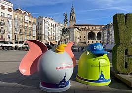 Dos de los contenedores de reciclaje inspirados en personajes de Disney.