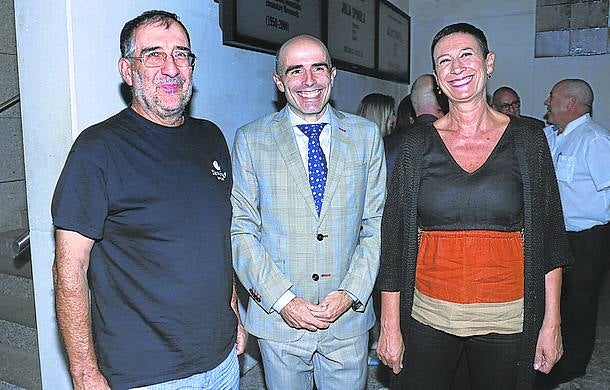 Eduardo Ugarte, Axier Urresti y Maite Maqueda.