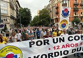 Unos 3.000 ertzainas vuelven a manifestarse en Bilbao por un convenio «digno»