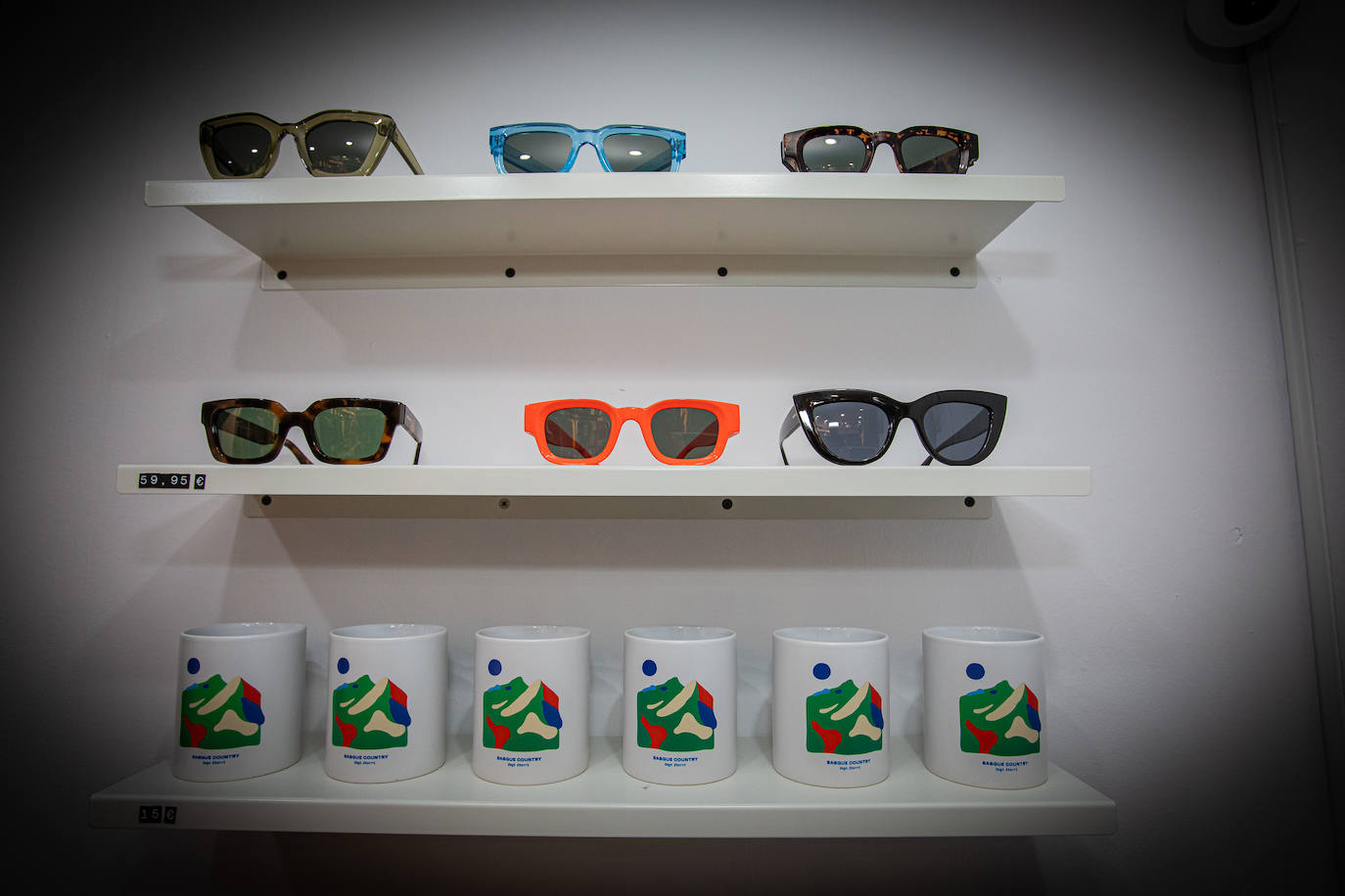 La nueva tienda de Bilbao que le saca los colores al 'low cost' ropa