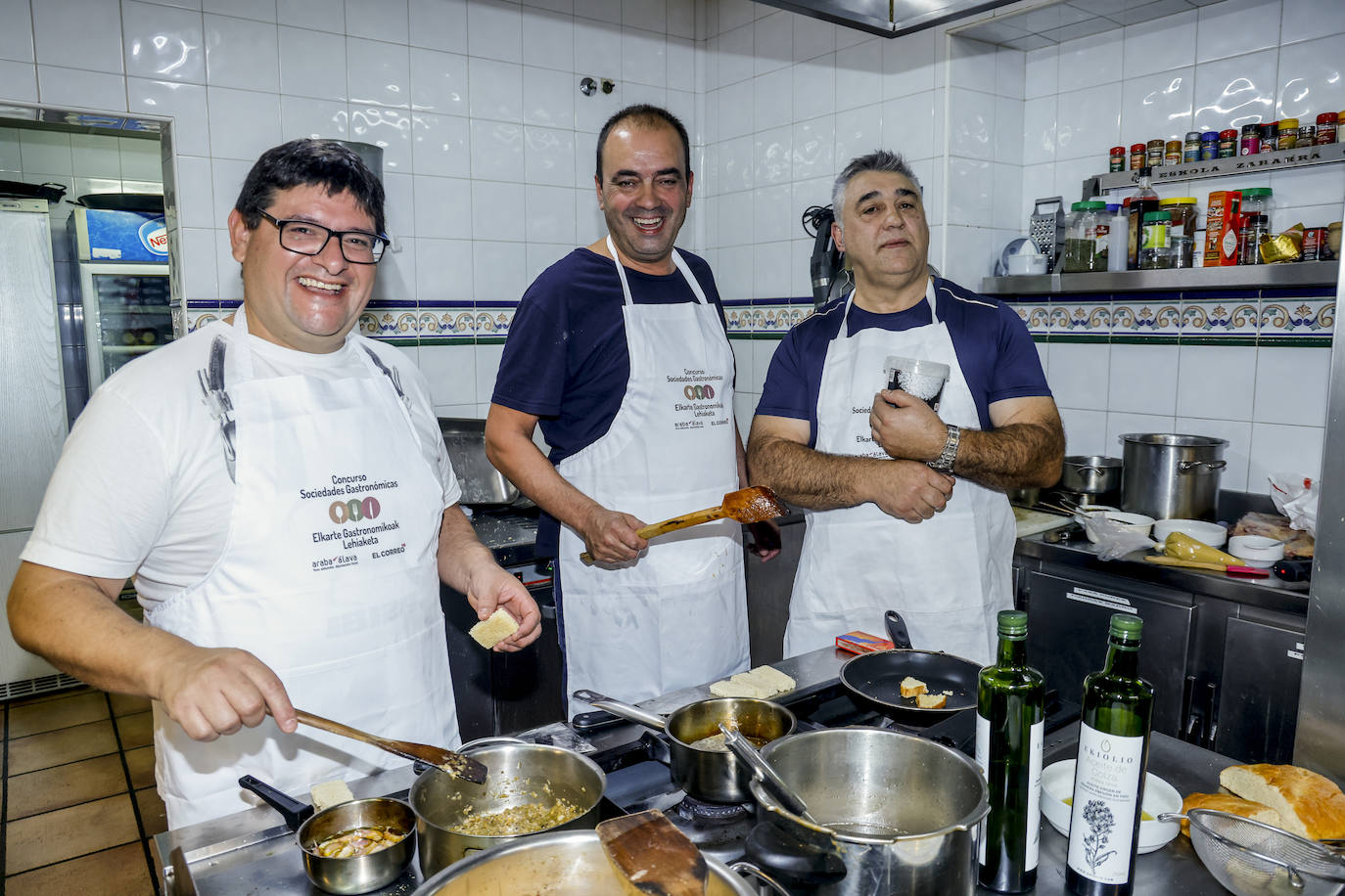 La cena en la sociedad gastronómica Eskola-Zaharra, en imágenes