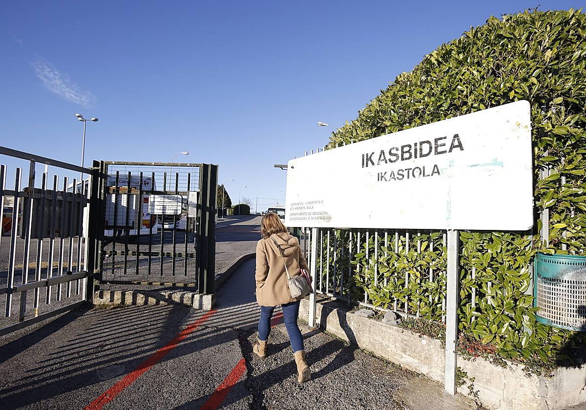 Acceso a la ikastola de Durana.