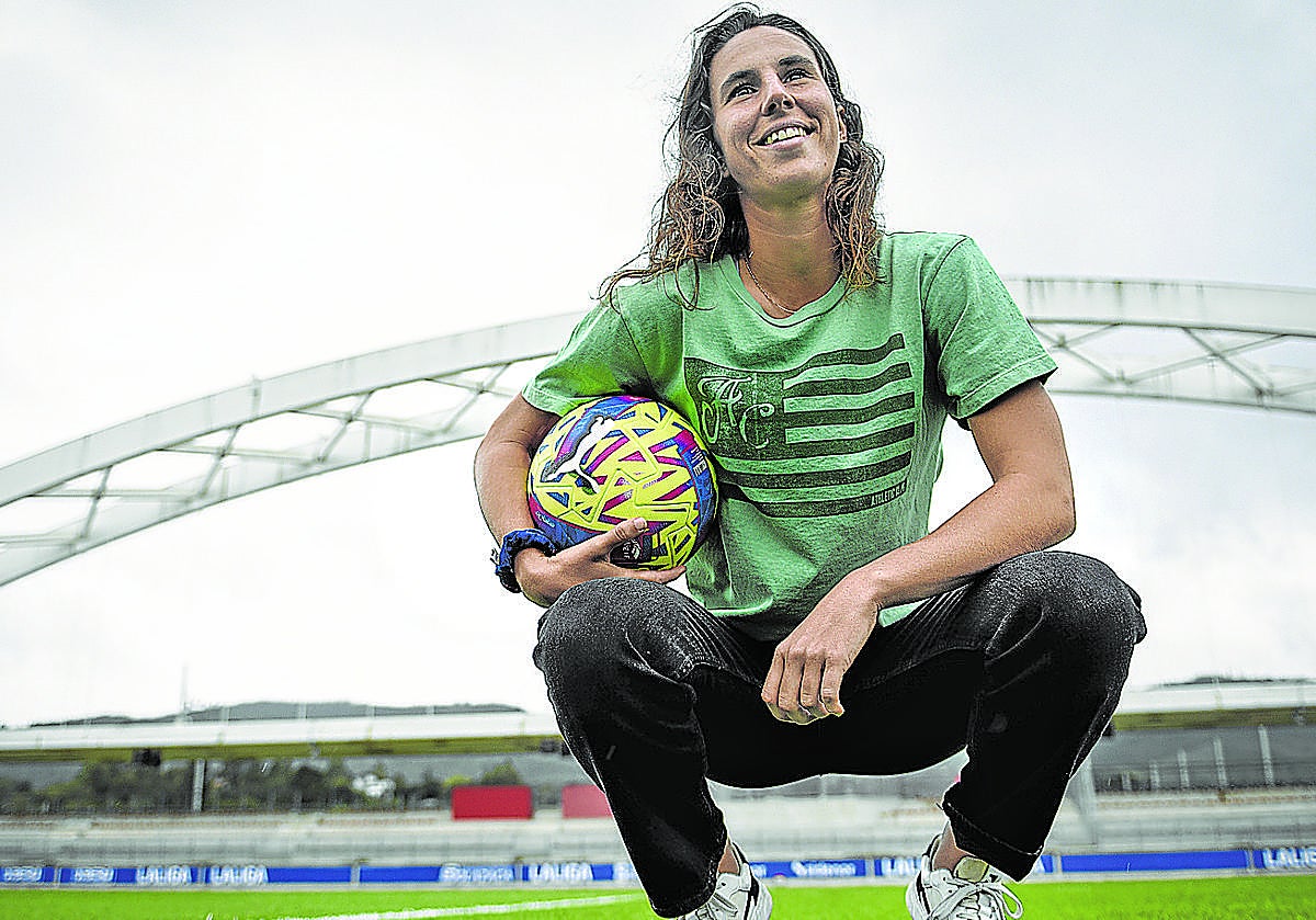Maddi Torre, en el campo donde este domingo se medirá a la Real