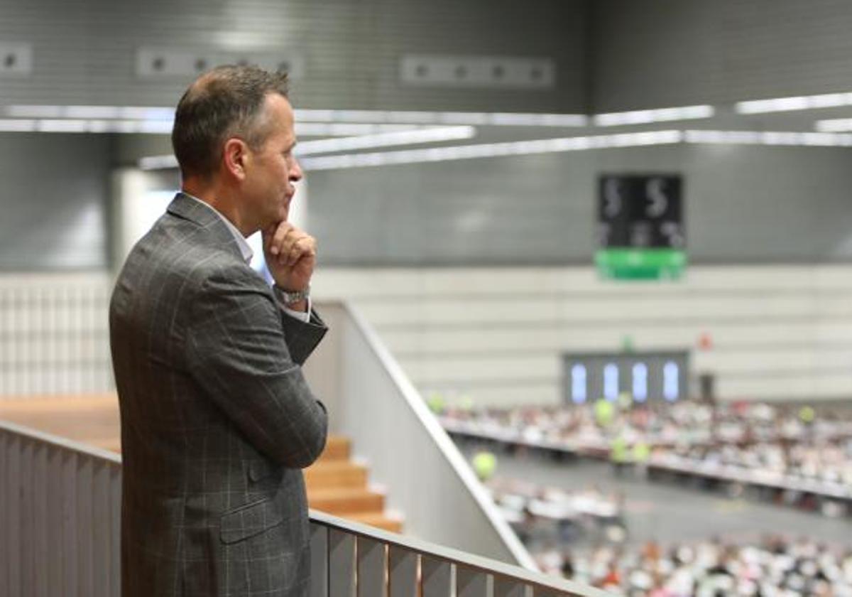 El consejero de Educación, Jokin Bildarratz, dio las declaraciones durante la OPE en el BEC de Barakaldo.