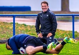 Luis García sonríe en un entrenamiento.