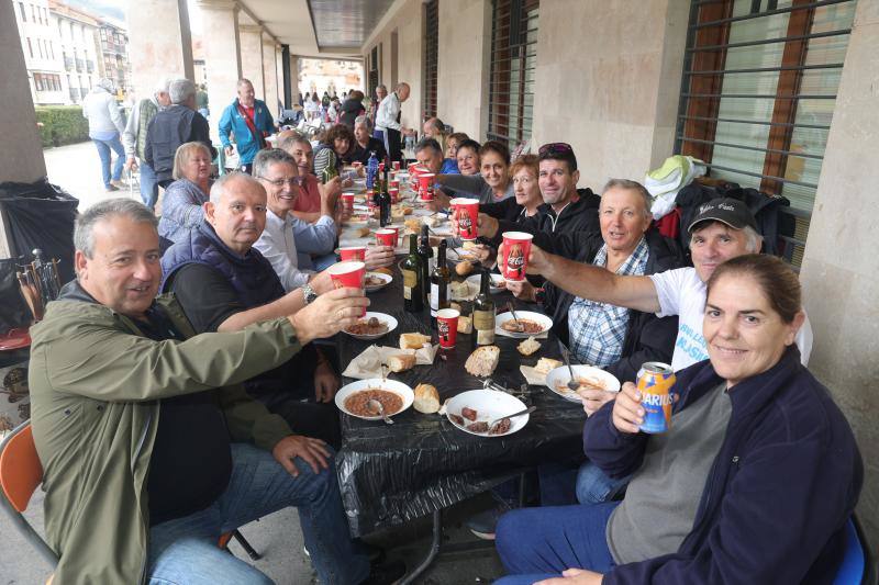 Familiares y amigos compartiendo juntos esta cita tan señalada. 