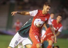 Rayco, durante el choque en A Malata contra el Racing de Ferrol.