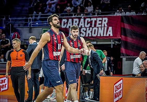 Dani Díez y Rogkavopoulos, en el partido ante el Zalgiris