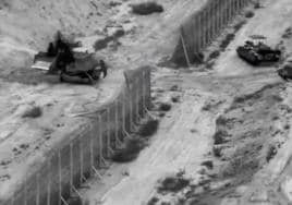 Vehículos blindados israelíes durante su incursión en el norte de la Franja de Gaza.