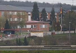 Acceso principal de la base militar de Araca, a un par de kilómetros de Vitoria.