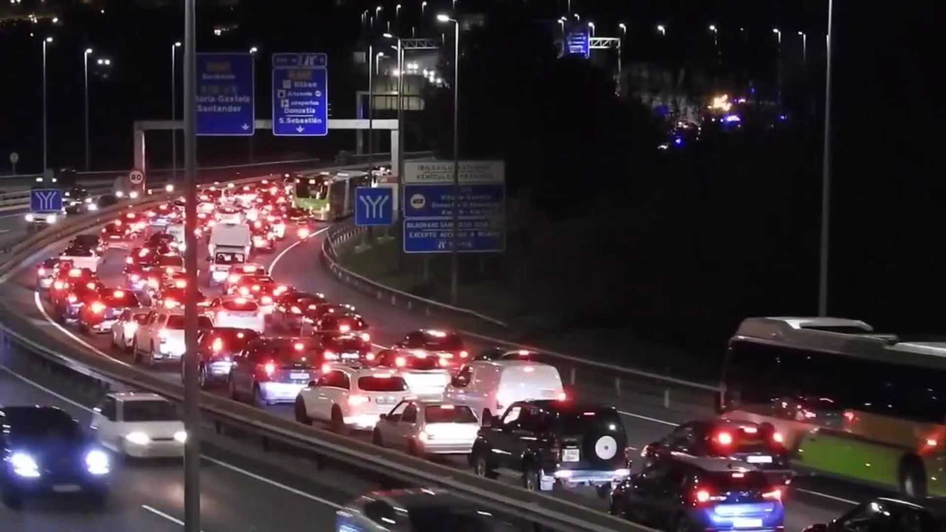 Un Accidente Provoca Importantes Retenciones En La Avanzada | El Correo