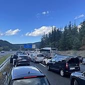 Decenas de conductores se quedan una hora atrapados en la autopista a Bilbao por un accidente en Álava