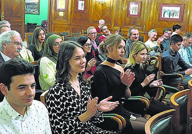 El acto congregó en la Sociedad Bilbaína a alumnos del máster y profesionales del periódico.