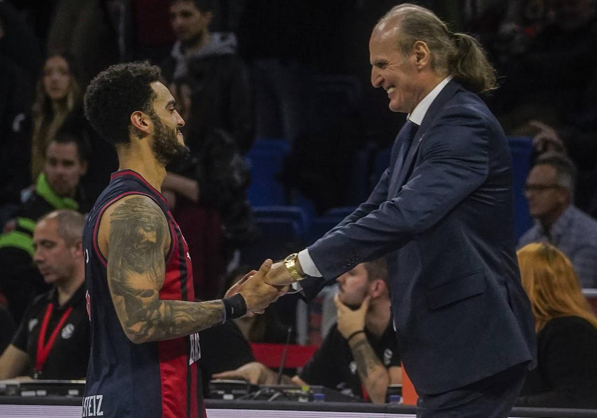 Ivanovic y Howard, instantes antes de fundirse en un abrazo tras vencer al Partizan.