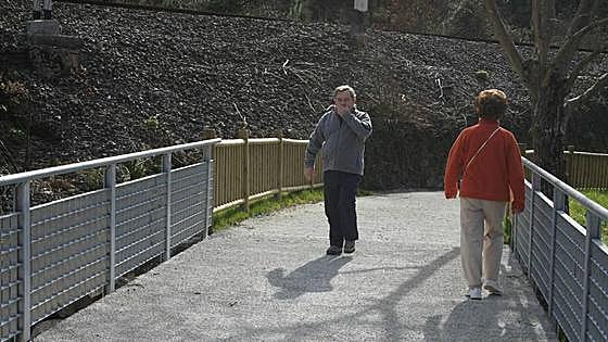 Amurrio fomenta la cohesión social con paseos saludables