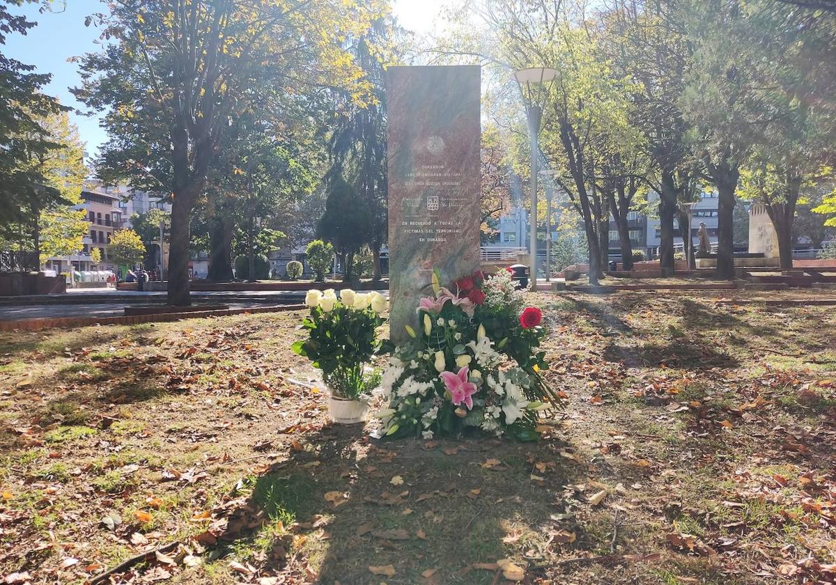 Imagen del monolito donde se realizará el homenaje por el Día de la Memoria