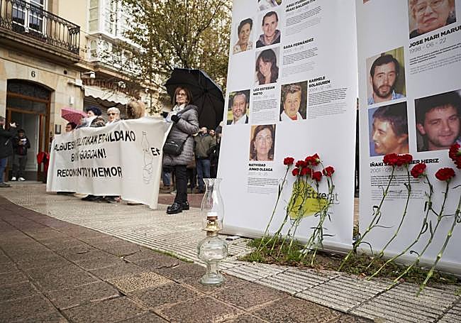 Etxerat ha convocado un acto en las inmediaciones del Parlamento vasco.