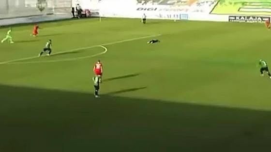 Fallece Dwamena, exjugador de Zaragoza y Levante, tras desplomarse durante un partido