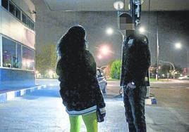 Agentes sociales alertan de la crítica situación que sufren 300 prostitutas en Vitoria