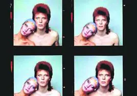 Bowie con la modelo Twiggy, en una sesión de fotos para 'Vogue' que no salió y que el músico utilizó para la portada del disco.