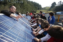 Lea Artibai junto con Lea Ibarra quieren promocionar las energías renovables.