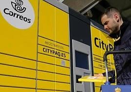 Cincuenta euros por recuperar un paquete perdido, la última estafa relacionada con Correos