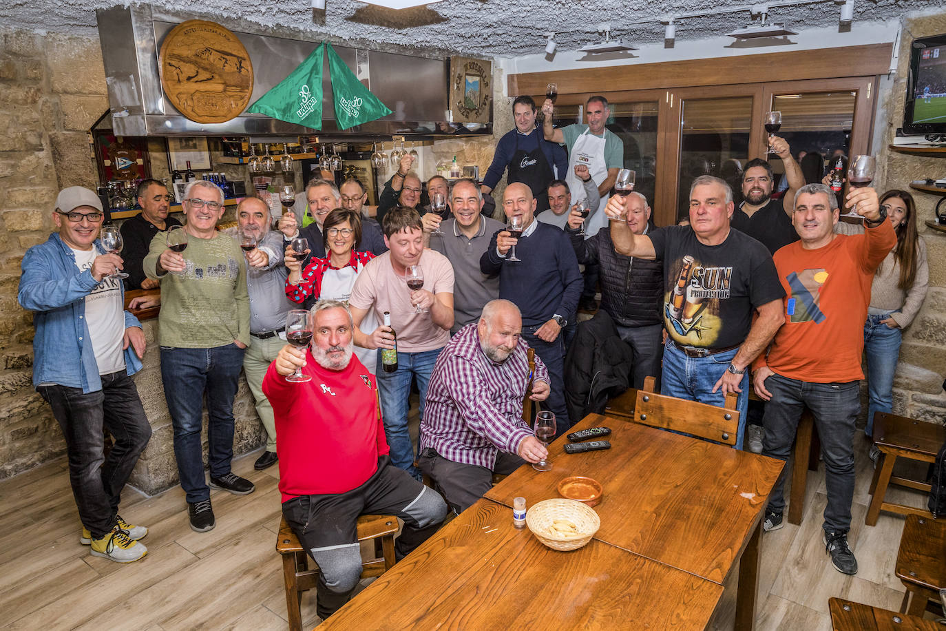 La cena en la sociedad gastronómica Artesilla, en imágenes