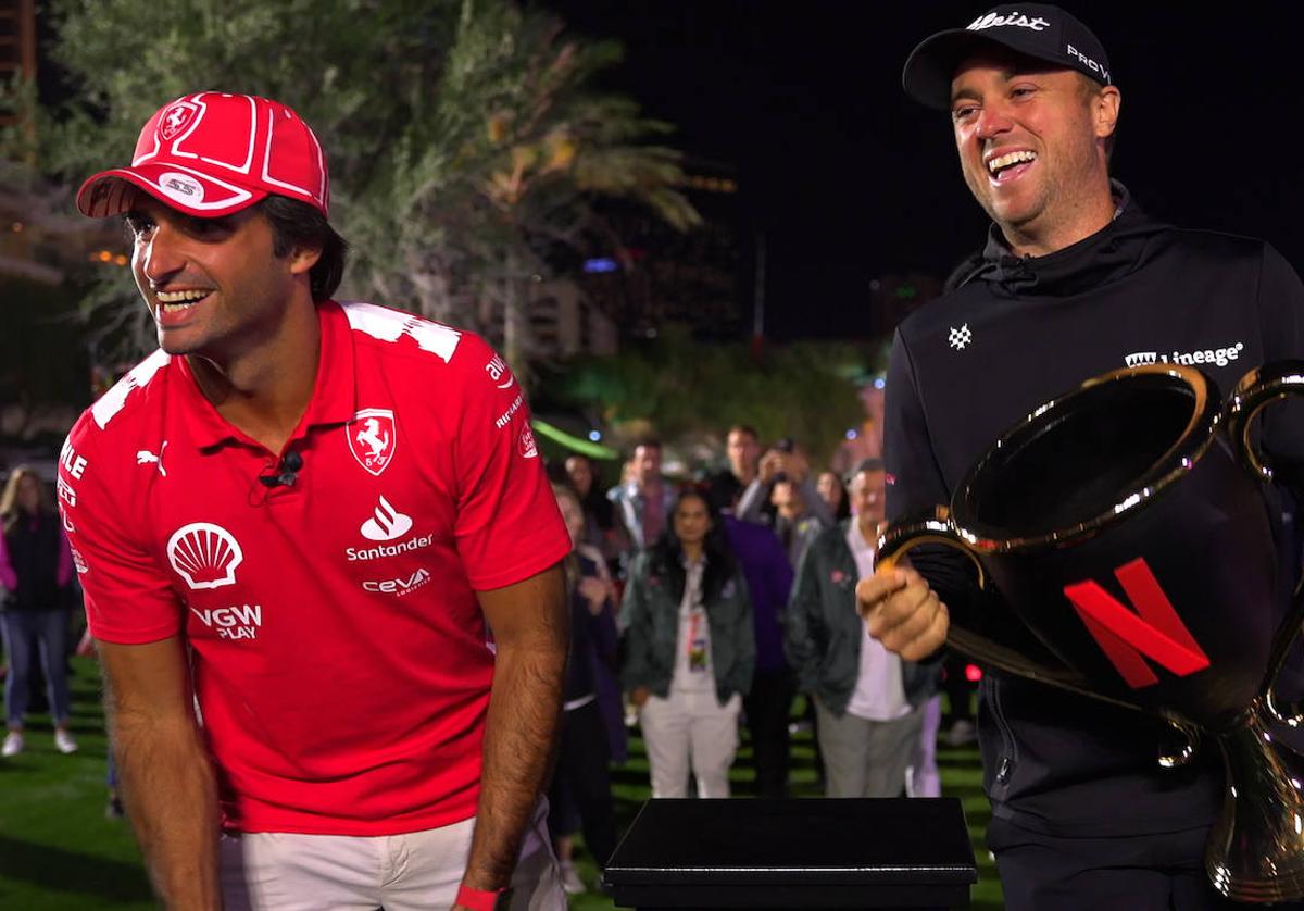 Carlos Sainz se marca un Sergio Ramos y rompe el trofeo de la Copa Netflix