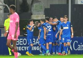 Los azules festejan el segundo tanto, anotado por Avilés.