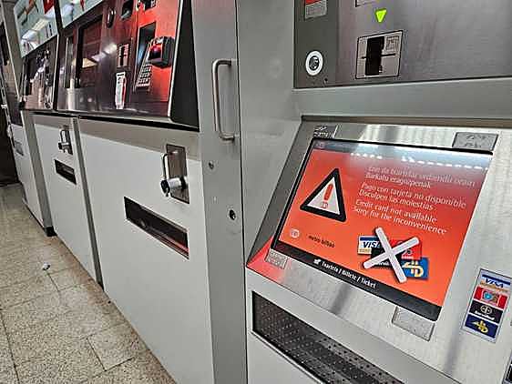 El metro muestra cómo no se puede pagar con tarjeta