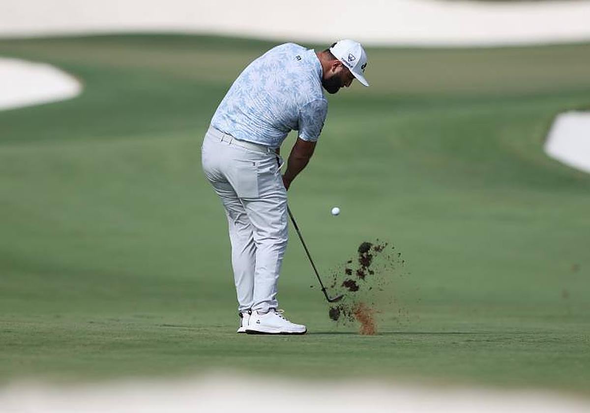 Rahm arriesga hacia el liderato el día que el inglés Wallace rompe el campo