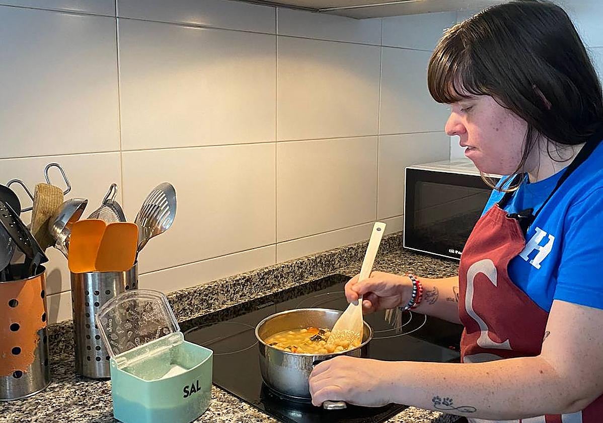 Una de las participantes en el programa apoyo a la vida independiente.