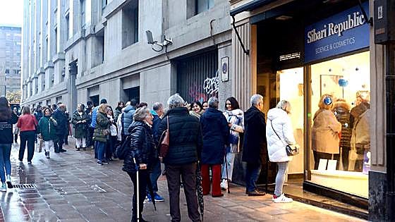 Vuelve a Bilbao el sérum vasco para reducir arrugas que provoca colas y agota existencias
