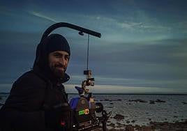 Marino Pardo, en un momento del rodaje de '21 Paraíso', llevado a cabo en las costas de Cádiz.