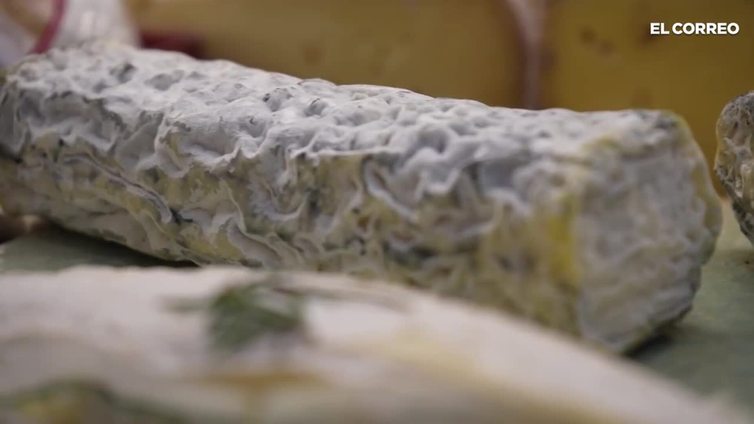 Dos amigas dejan sus carreras para abrir esta quesería artesana en Bilbao