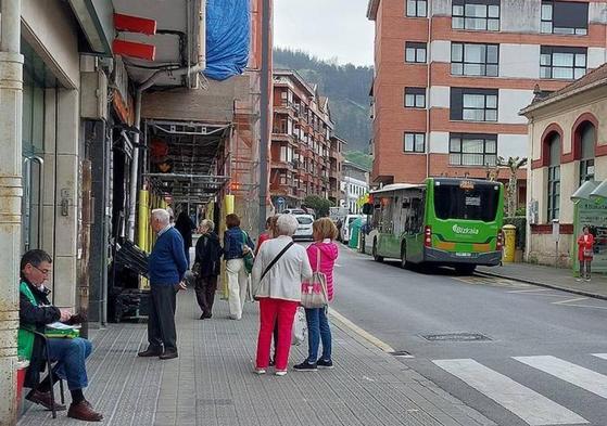 Vista del paseo Urgoiti, en la zona donde se encuentra el actual ambulatorio, en el centro de Arrigorriaga.