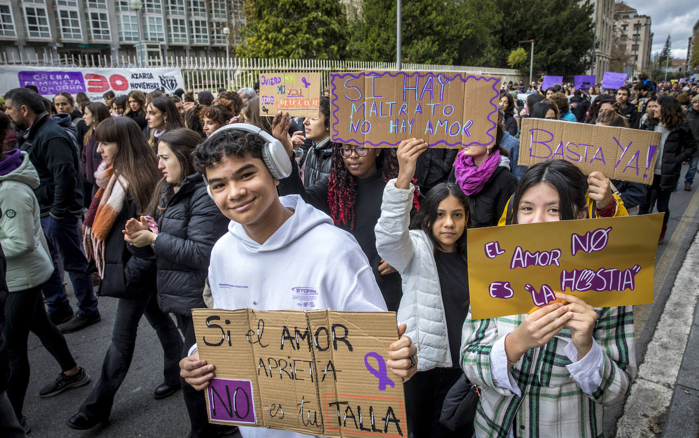 La manifestación en Vitoria contra la violencia machista, en imágenes