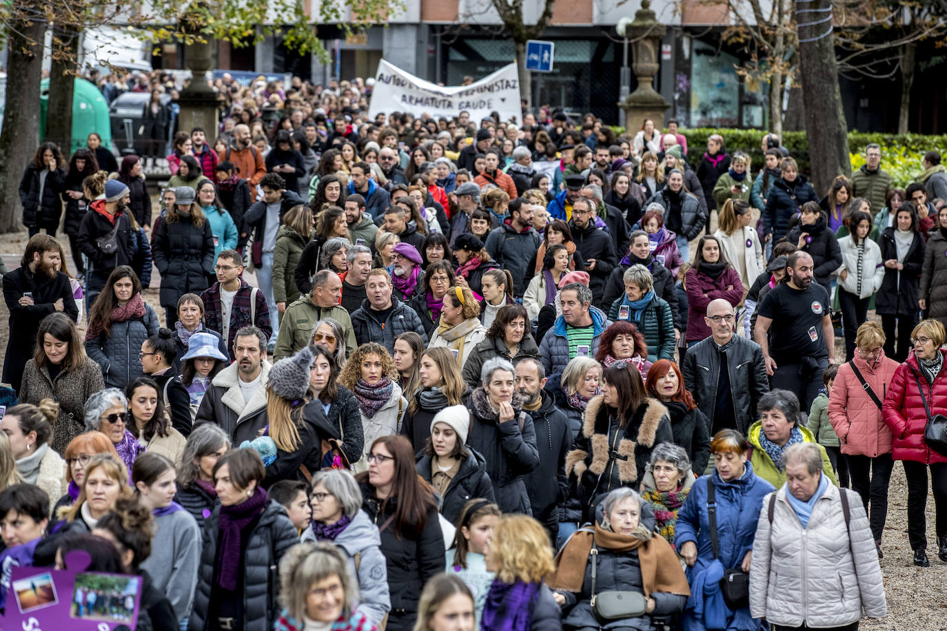 La manifestación en Vitoria contra la violencia machista, en imágenes